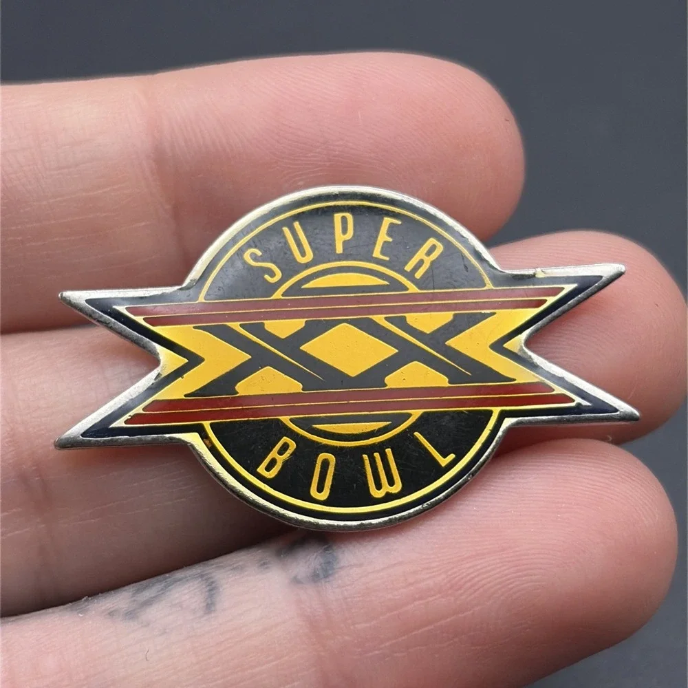 Super‎ Bowl XX NFL Football Lapel Hat Pin